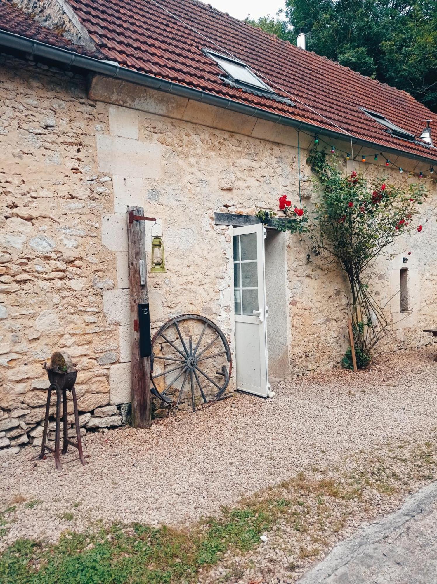 Villa Chez Tombivouac Pierrefonds Esterno foto
